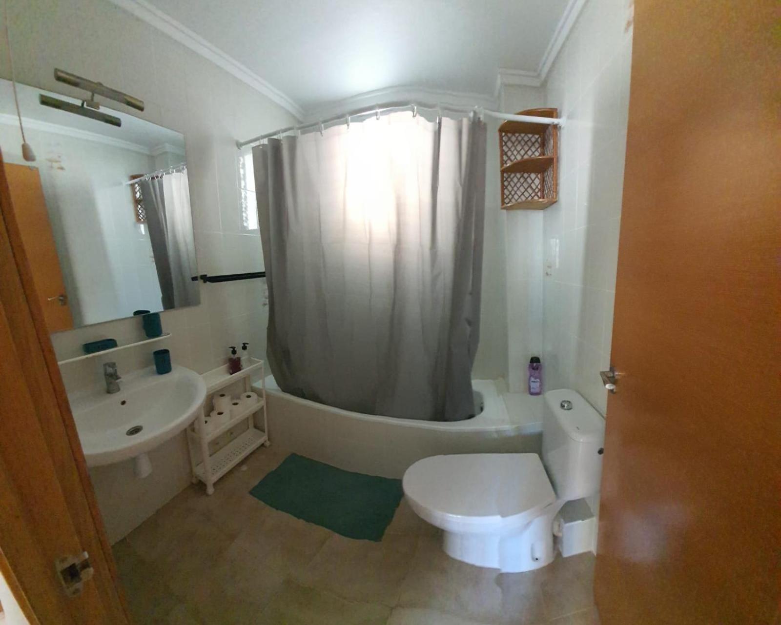Matrimonio En Vivienda Compartir Recien Reformada Habitación en casa particular